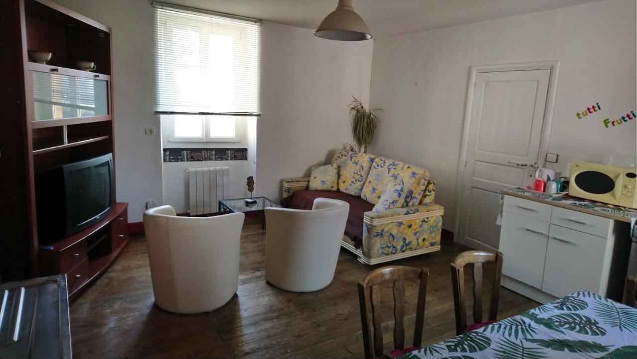 Gite Pour 6 Ou Chambre Pour 2 A Formigny Eksteriør bilde